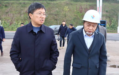 南溪區(qū)委書(shū)記、南溪經(jīng)開(kāi)區(qū)黨工委書(shū)記劉剛率隊(duì)調(diào)研遠(yuǎn)東股份宜賓智能產(chǎn)業(yè)園